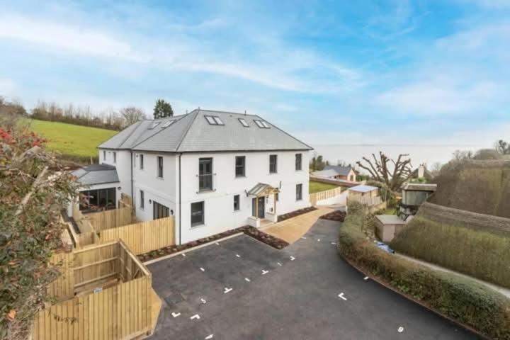 Oystercatcher number 6 , 2 bedrooms maidencombe village - Tap to explore photos