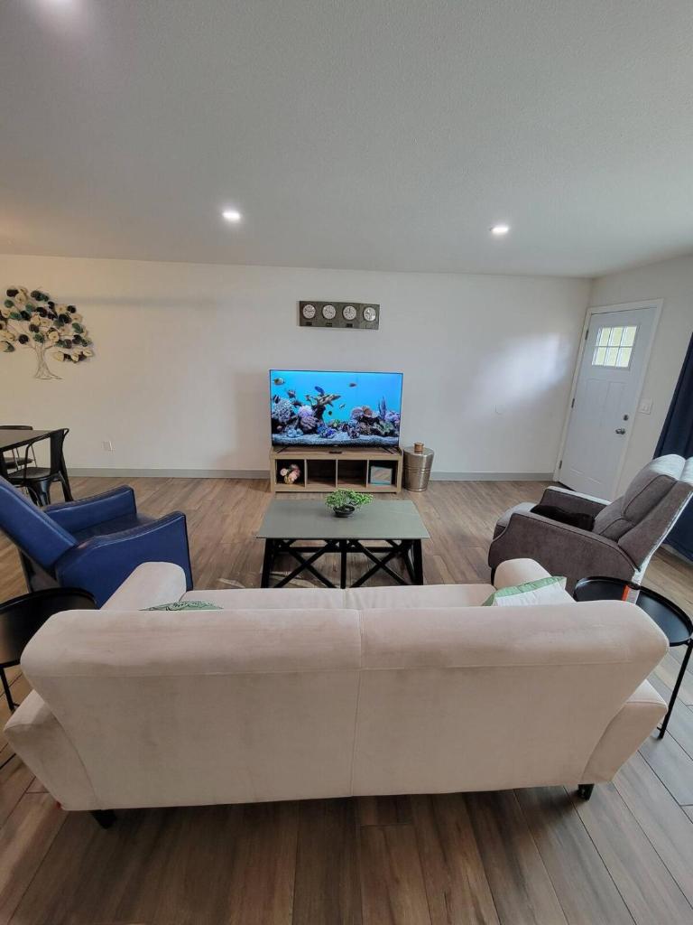 Msg for 5percent off 2Bed1Bath KingQueenBeds NorthPHX image