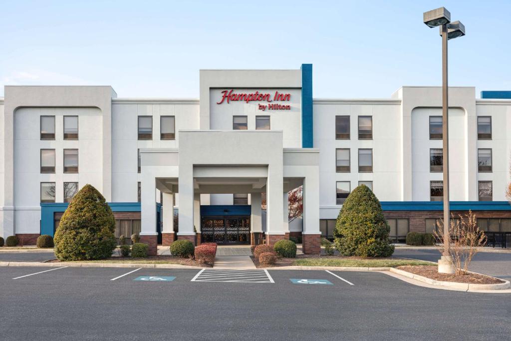 Hampton Inn Waynesboro/Stuarts Draft image