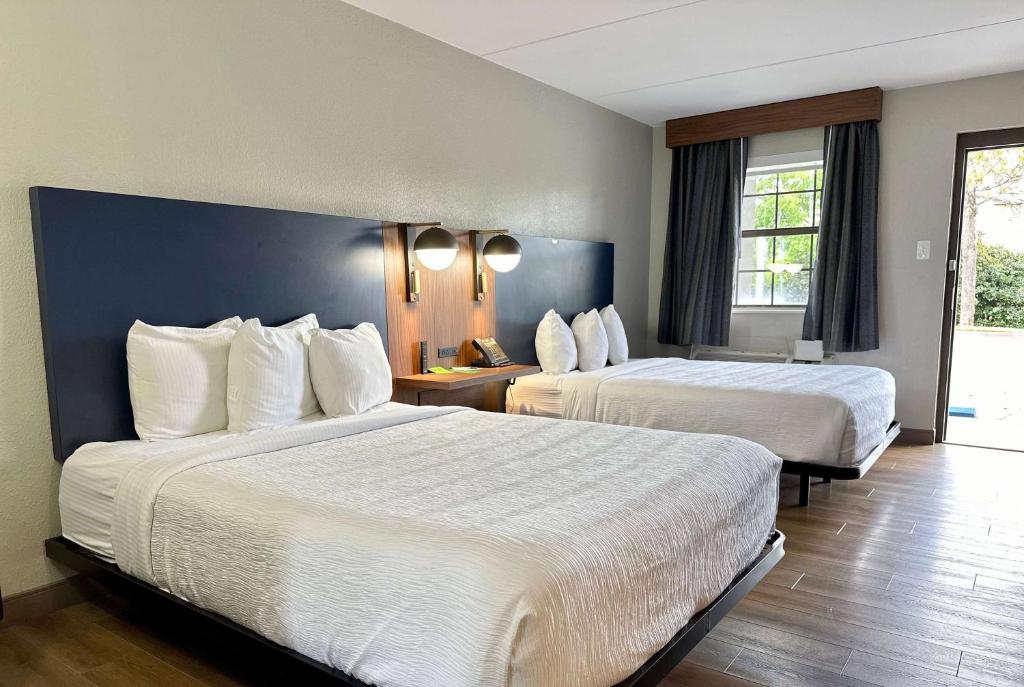 La Quinta Inn by Wyndham Huntsville Research Park image
