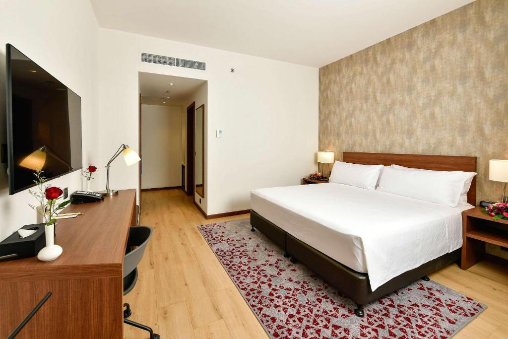 Comfort Hotel Riyadh Olaya Room Type - King Room - Non-Smoking