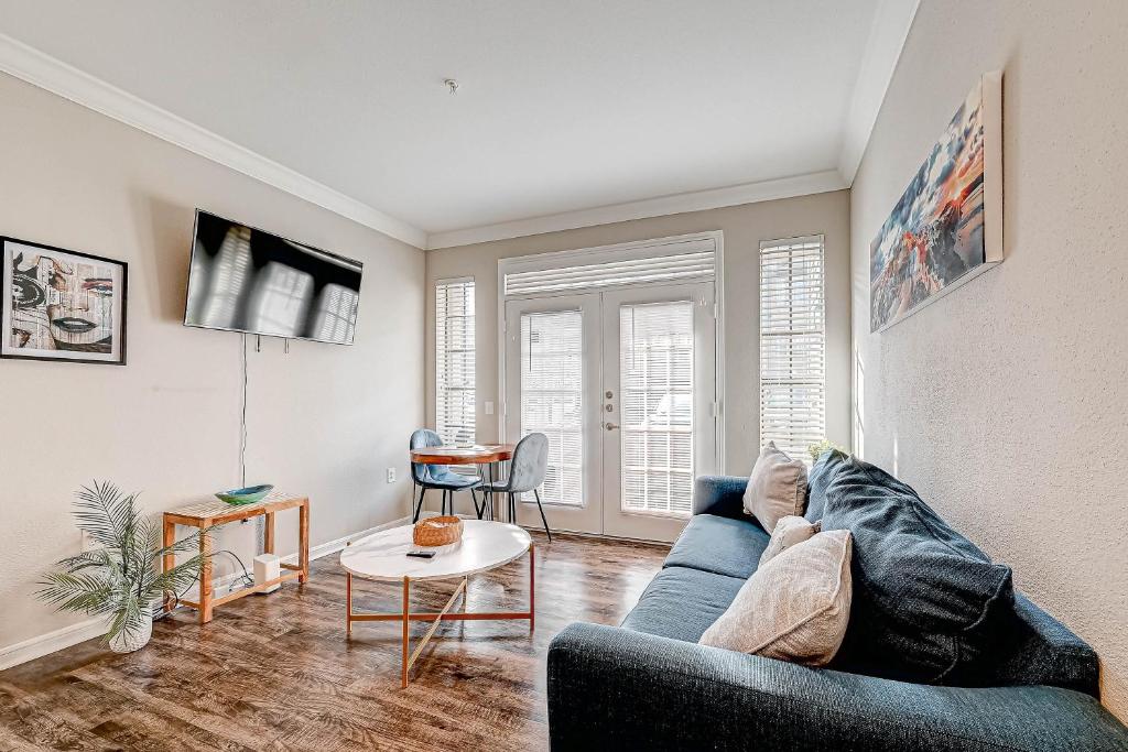 Houston NRG Stadium Apartment with Pool and Free Parking image
