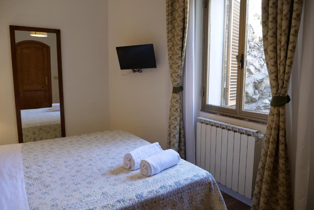 Hotel Elios Tao - Tap to explore photos
