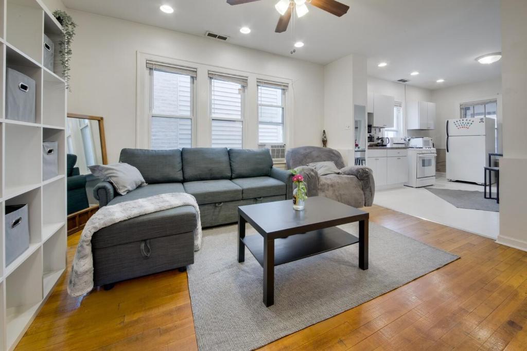 Lovely 2 bedroom apartment with Direct Porch Access image