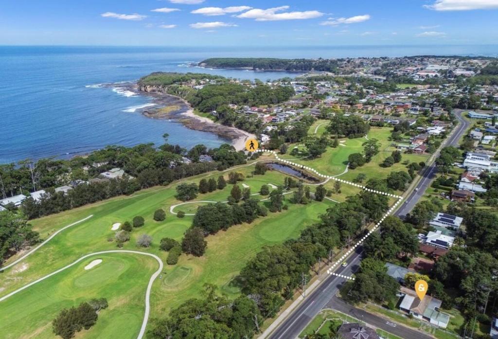 Mollymook- Walk to Beach, Surf, Golf Course & Club photo 1