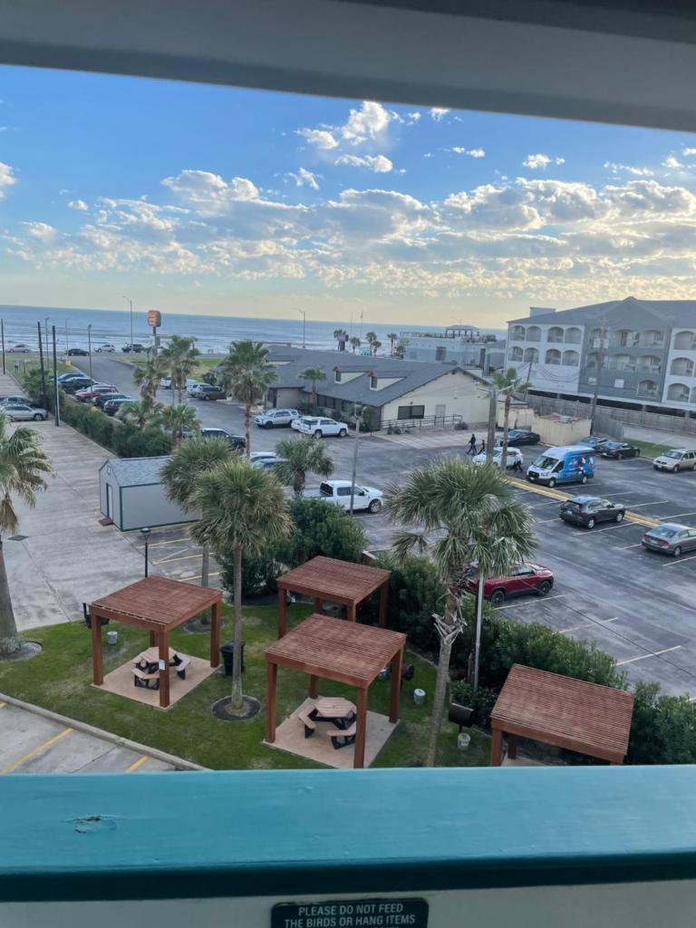 Casa Del Mar C279 in Galveston image