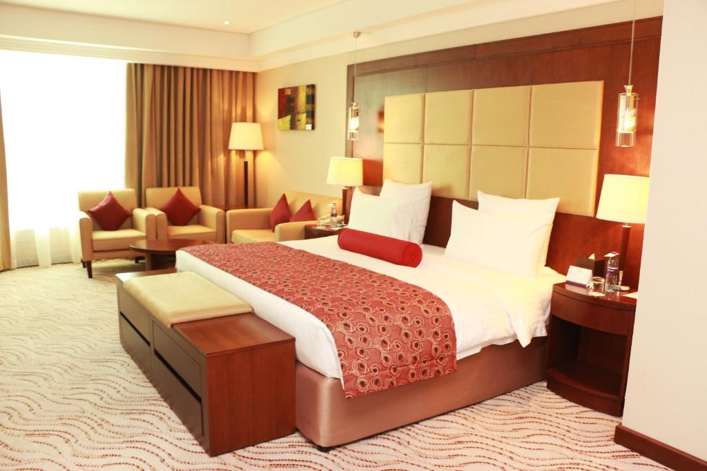 Сьюит (Люкс), Отель Park Regis Kris Kin Hotel