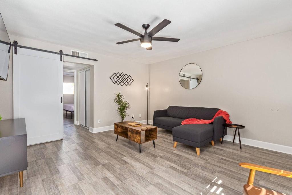 2bed1bath - Kingcentralwdpoolgym image