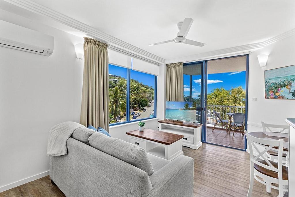 Ocean Views 1Br with Full Kitchen No Steep Hills