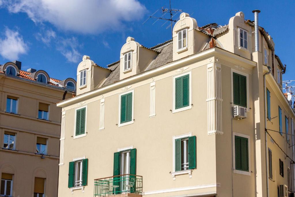 Spalatum Boutique Suites - Tap to explore photos