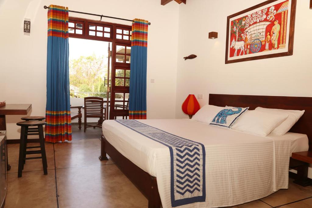 Трехместный (Трехместный номер с балконом, вид на бассейн), Blue Elephant Boutique Hotel