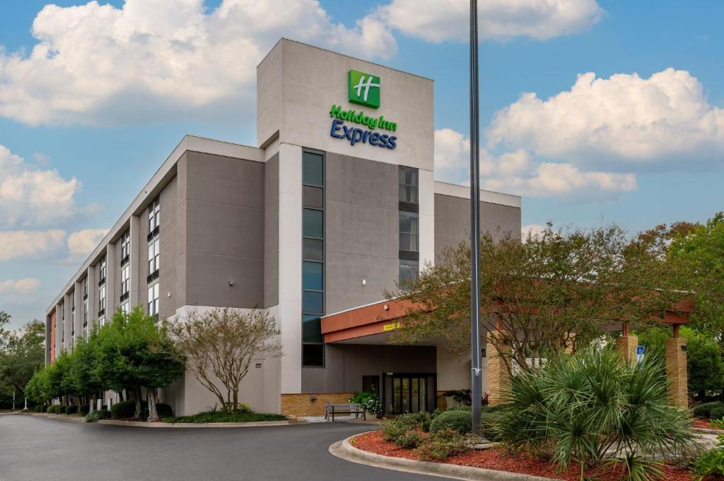 Holiday Inn Express Tallahassee - I-10 E, an IHG Hotel image