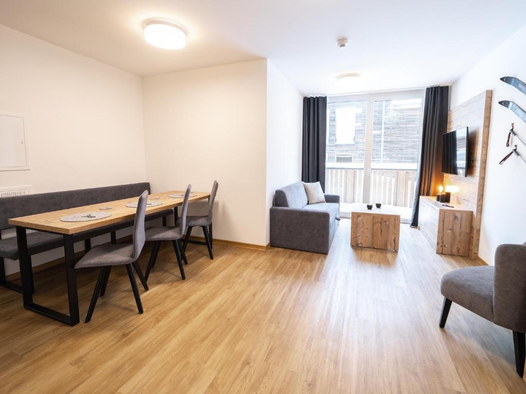 Apartment in Fieberbrunn with balcony photo 2