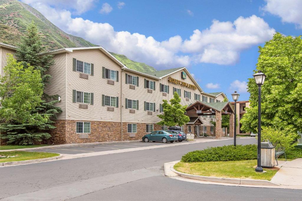 Quality Inn & Suites On the River image