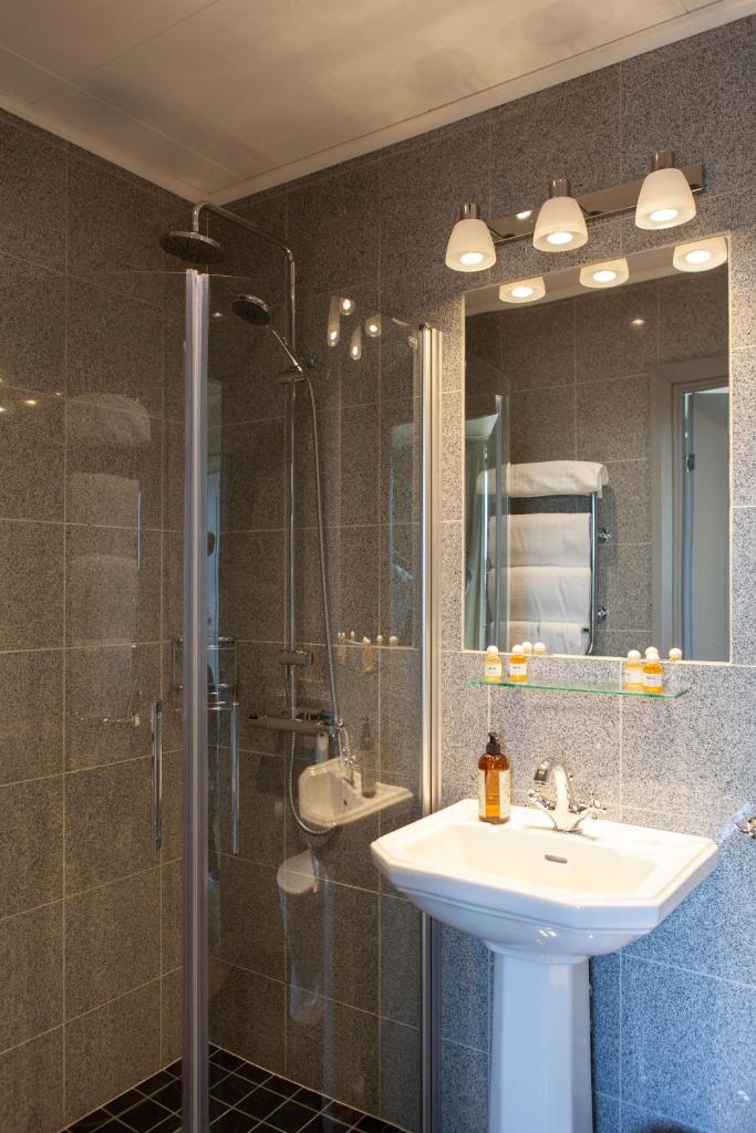 Stora Hotellet Osby - Tap to explore photos