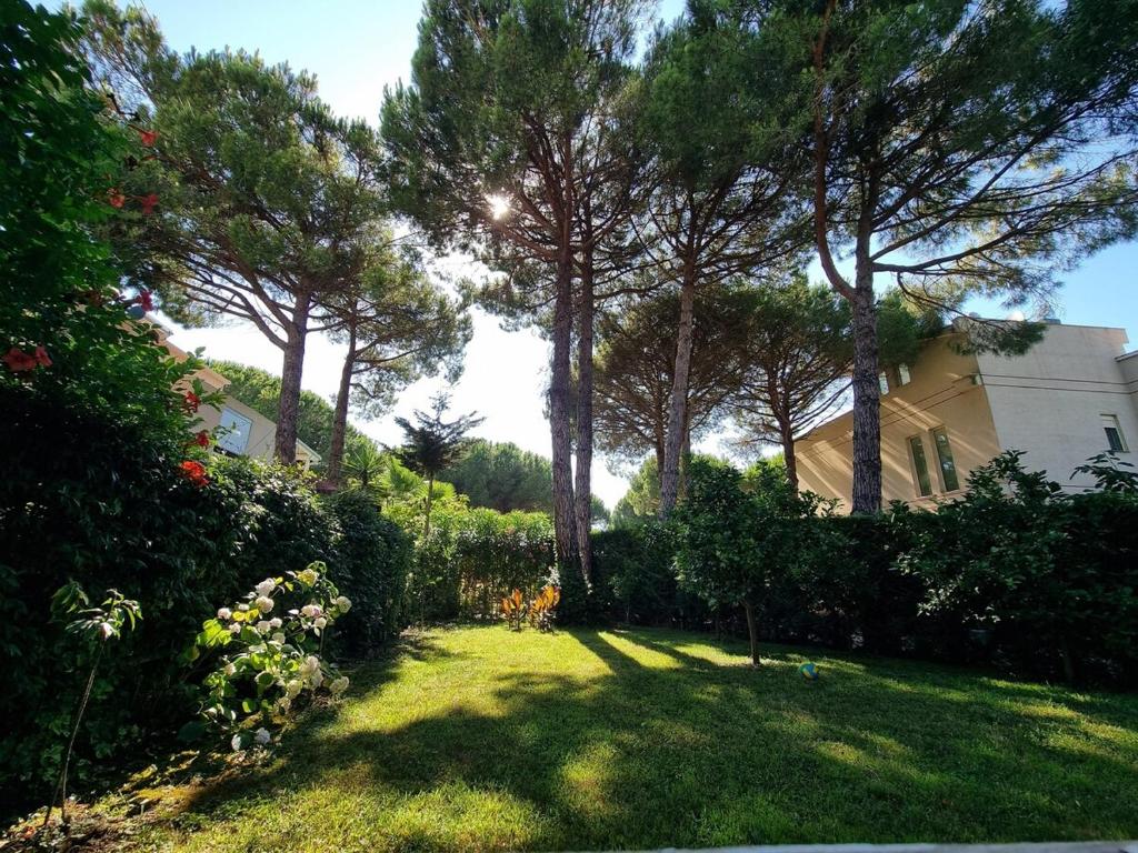 Seaside Villa with Private Yard on Adriatic Coast photo 1