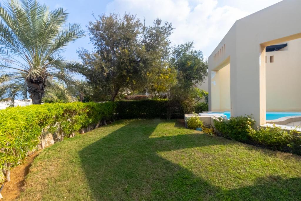 Luxury villa with private pool photo 4