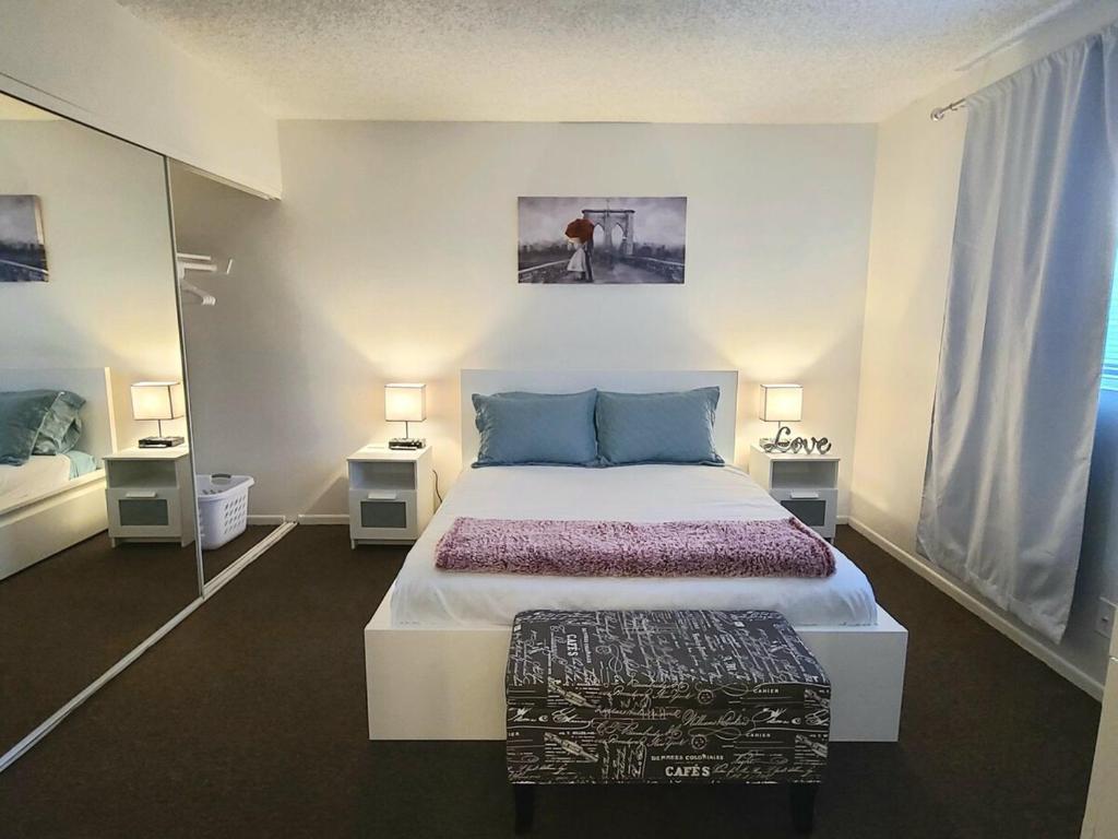 2 bed 2 bath downtown vegas near the strip image