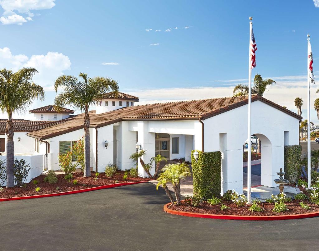 Hilton Garden Inn San Luis Obispo/Pismo Beach image
