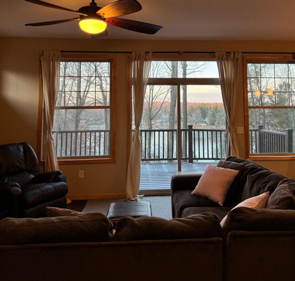 Woodlawn Lakeside Retreat - 2 BR Waterfront Cabin image