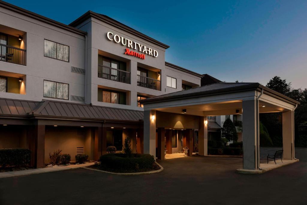 Courtyard by Marriott Asheville image