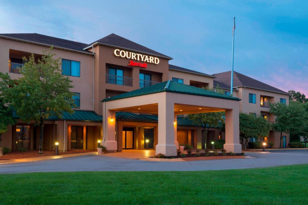 Courtyard by Marriott Akron Fairlawn image
