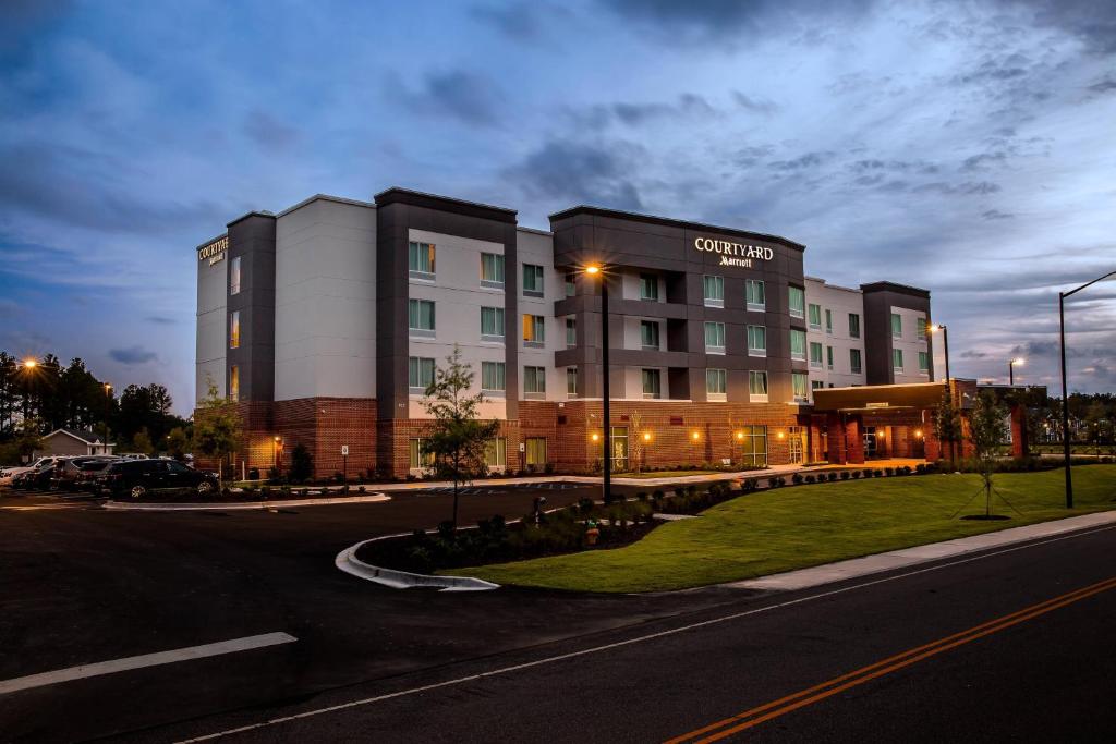 Courtyard by Marriott Columbia Cayce image