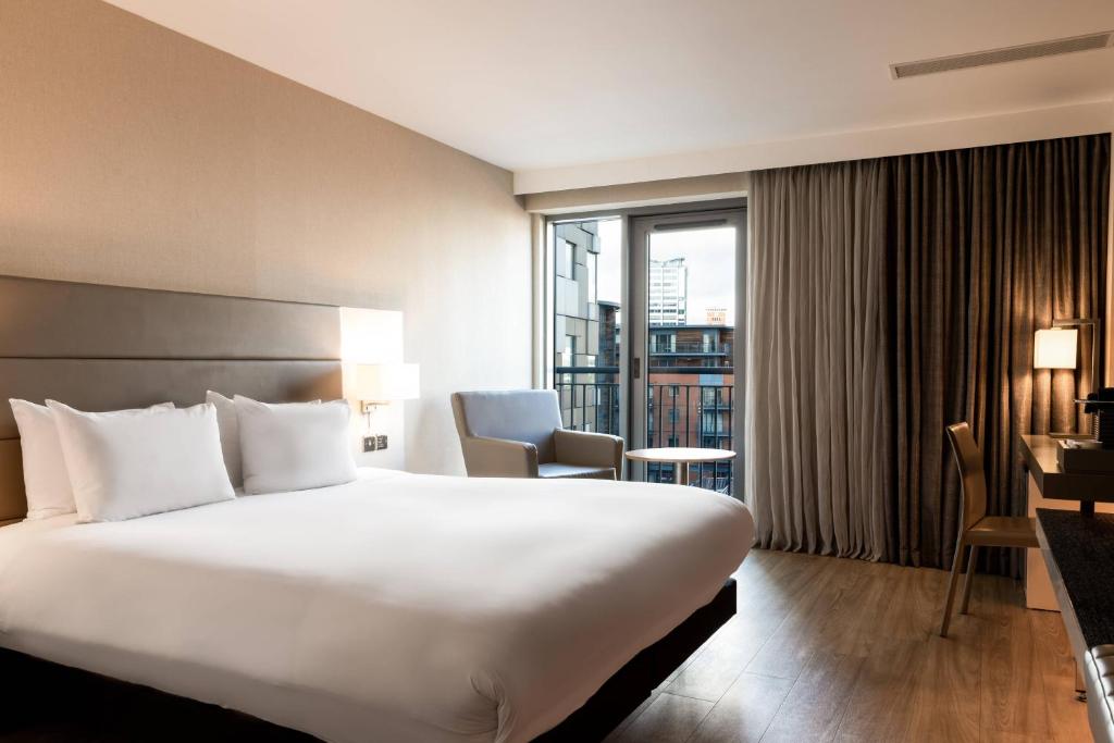 AC Hotel by Marriott Birmingham - Tap to explore photos