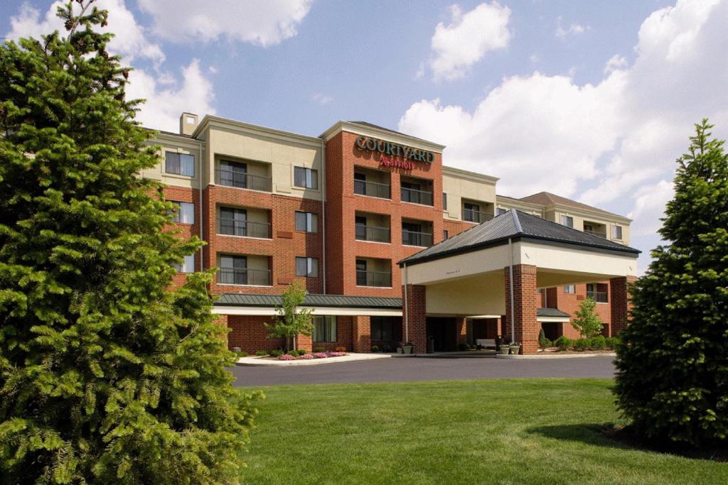 Courtyard by Marriott Akron Stow image