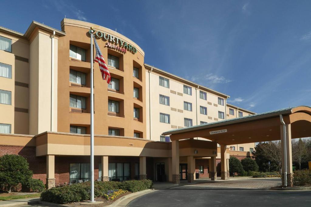 Courtyard by Marriott Atlanta Buford Mall of Georgia image