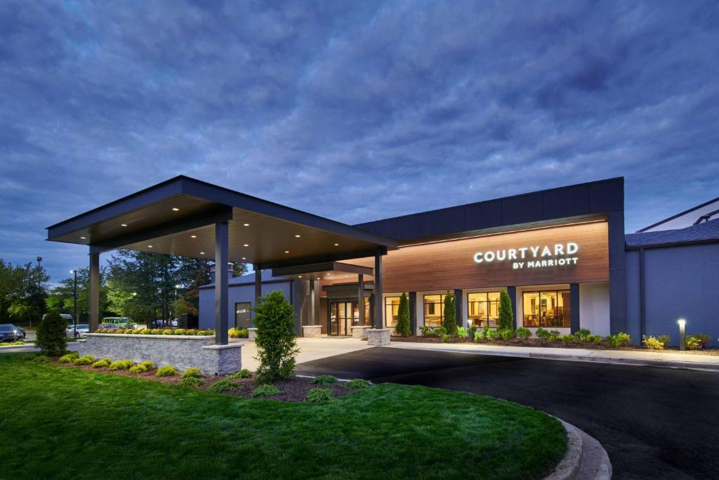 Courtyard by Marriott Chicago Lincolnshire image