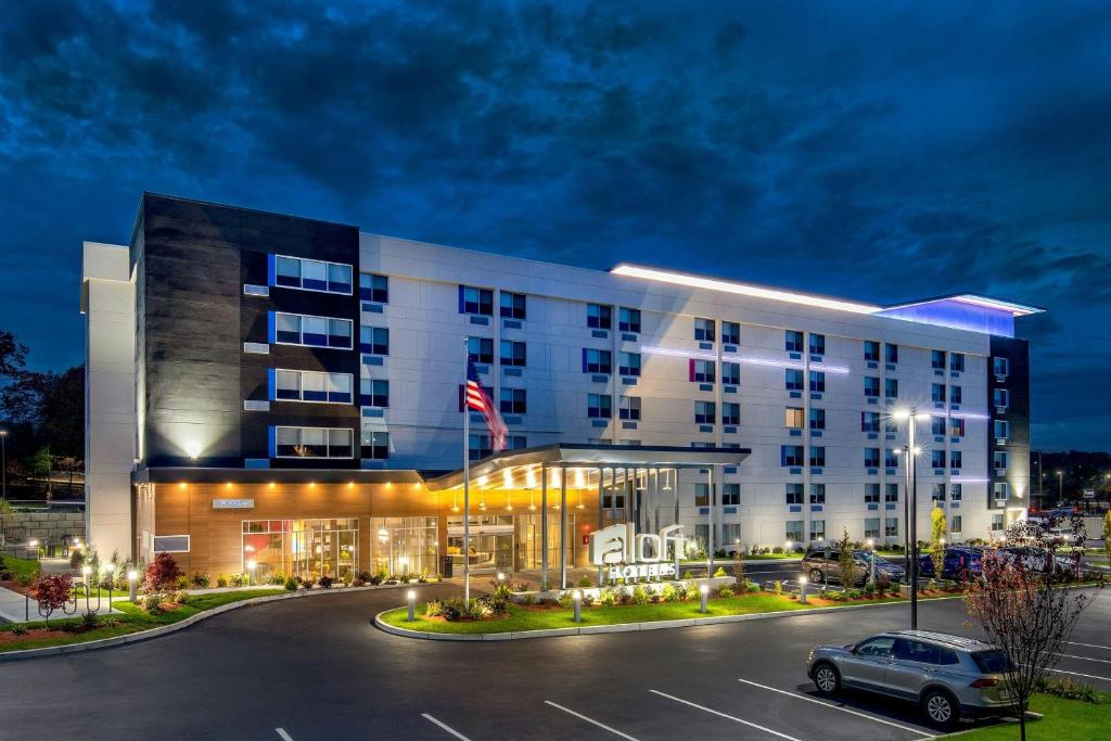 Aloft Framingham image
