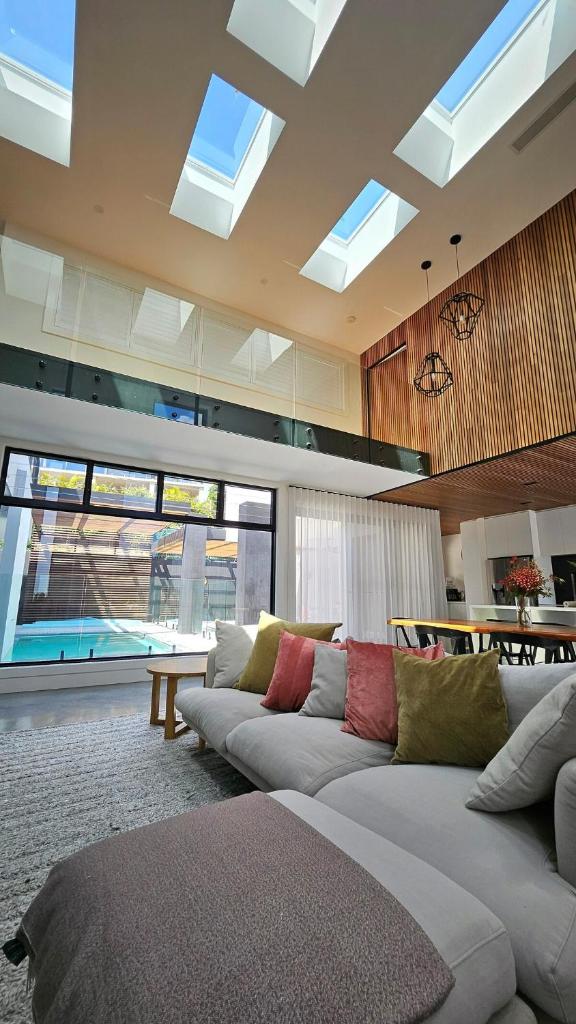 Luxury in Lighthouse Beach photo 1