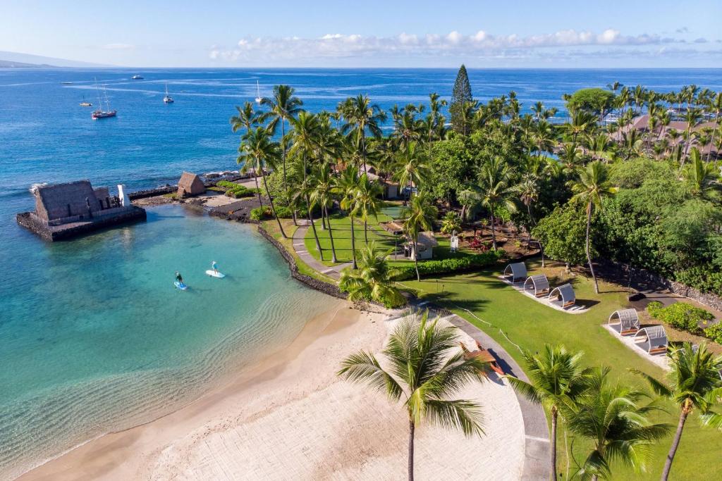 Courtyard by Marriott King Kamehameha's Kona Beach Hotel image