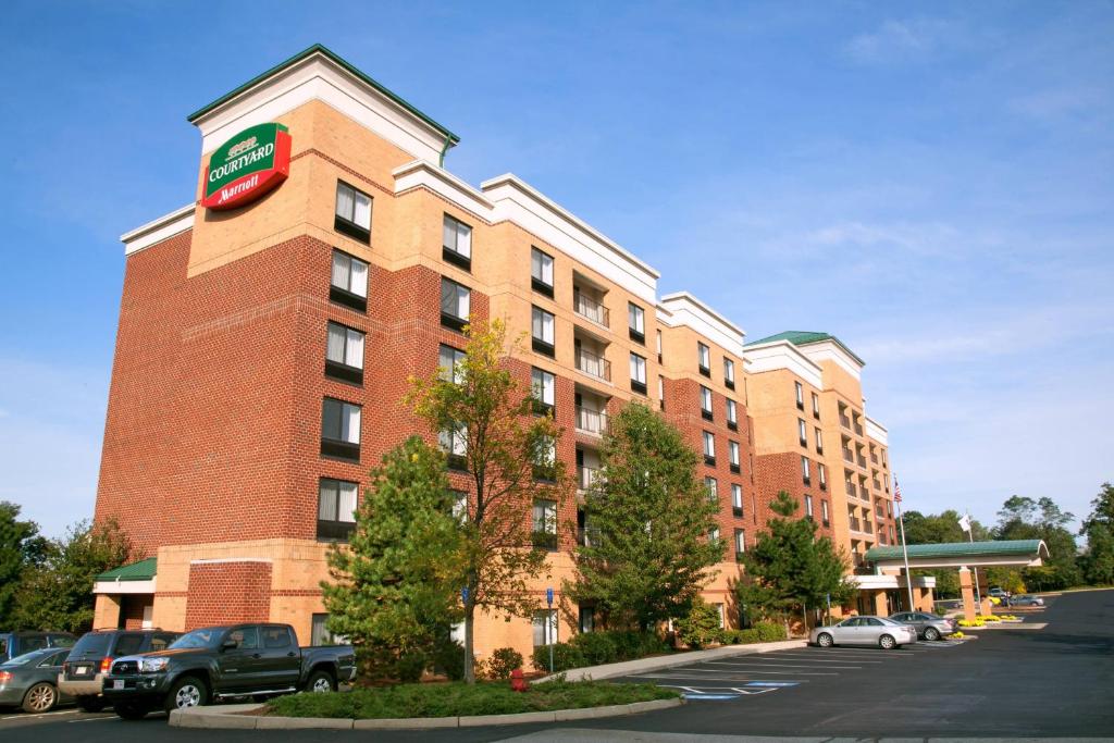 Courtyard by Marriott Woburn/Boston North image