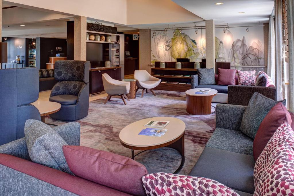 Courtyard by Marriott Des Moines West Clive image