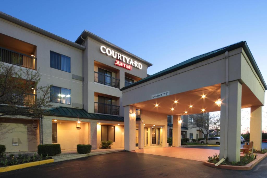 Courtyard by Marriott Dayton North image