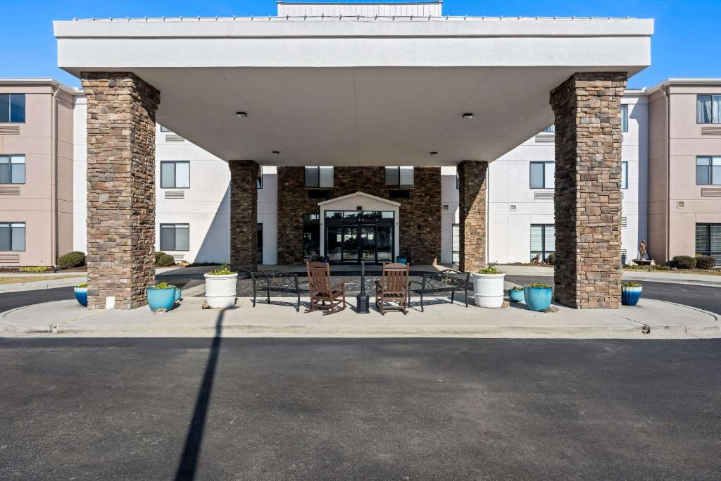 Comfort Suites Cullman I-65 Exit 310 image