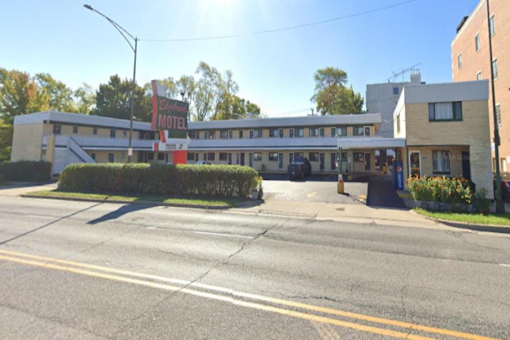 Edgebrook Motel image