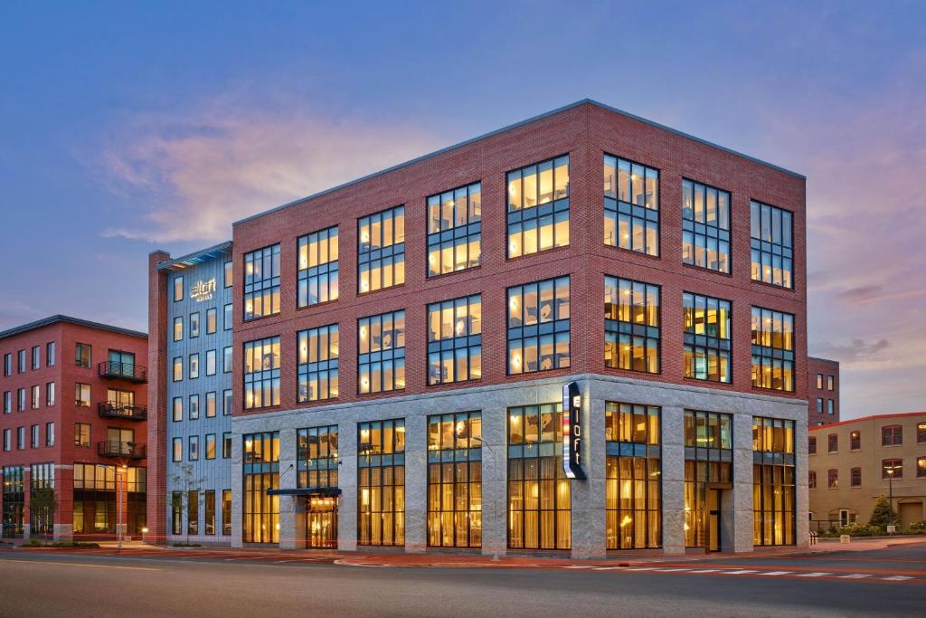 Aloft Portland Downtown Waterfront ME image