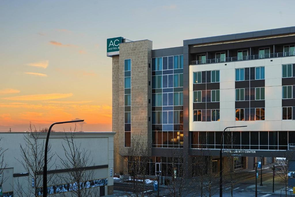 AC Hotel by Marriott Cincinnati at Liberty Center image