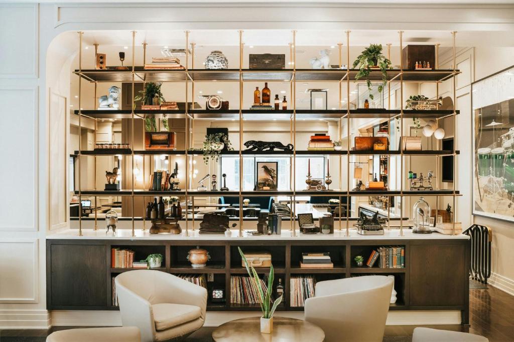 Renaissance Saint Elm Dallas Downtown Hotel image