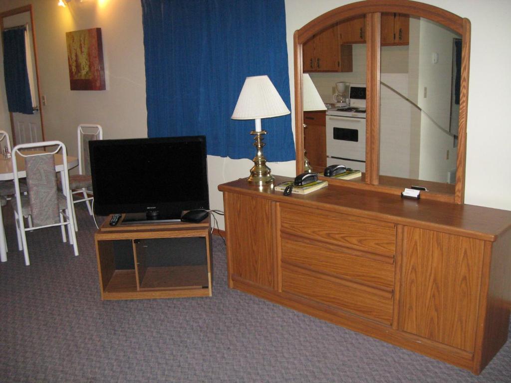 Pals Motel and RV Park photo 3