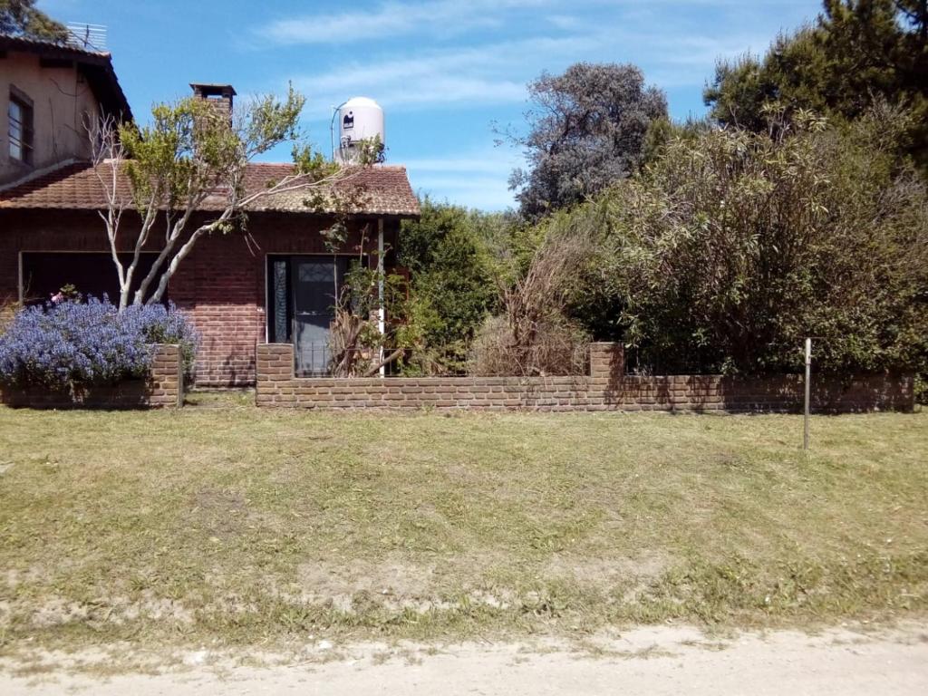 Casa de campo con gran parque a metros del mar
