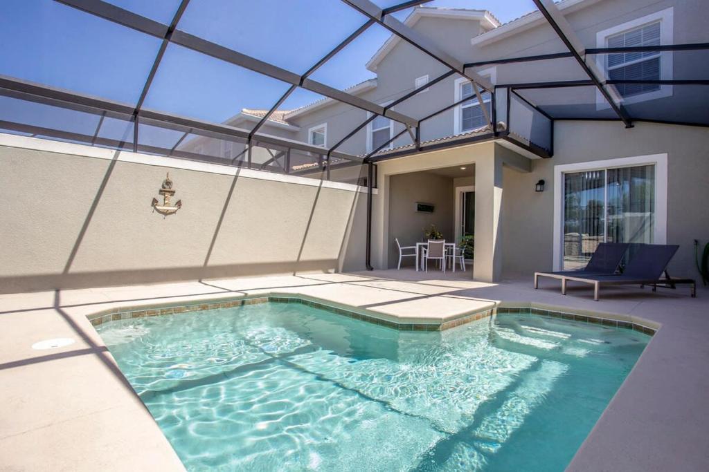Luxurious 4Bd Home w/ Pool 4983 image