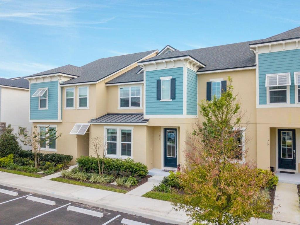 Family Friendly 4Bd with Pool @ Solara Resort 1517 image