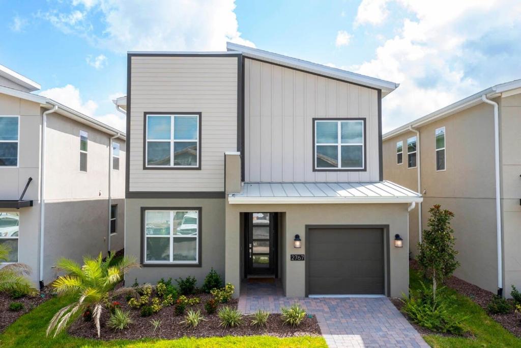 Gorgeous 5BDR Family with Pool at Storey Lake 2767 O image