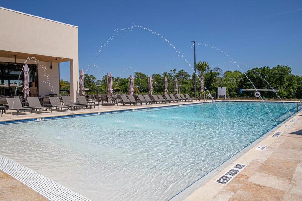 Stunning 4 Bd Close to Disney @ Magic Village Resort 7537 image