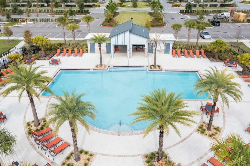 Stunning 2Bd Apto Close to Disney Storey Lake 105 3171 image