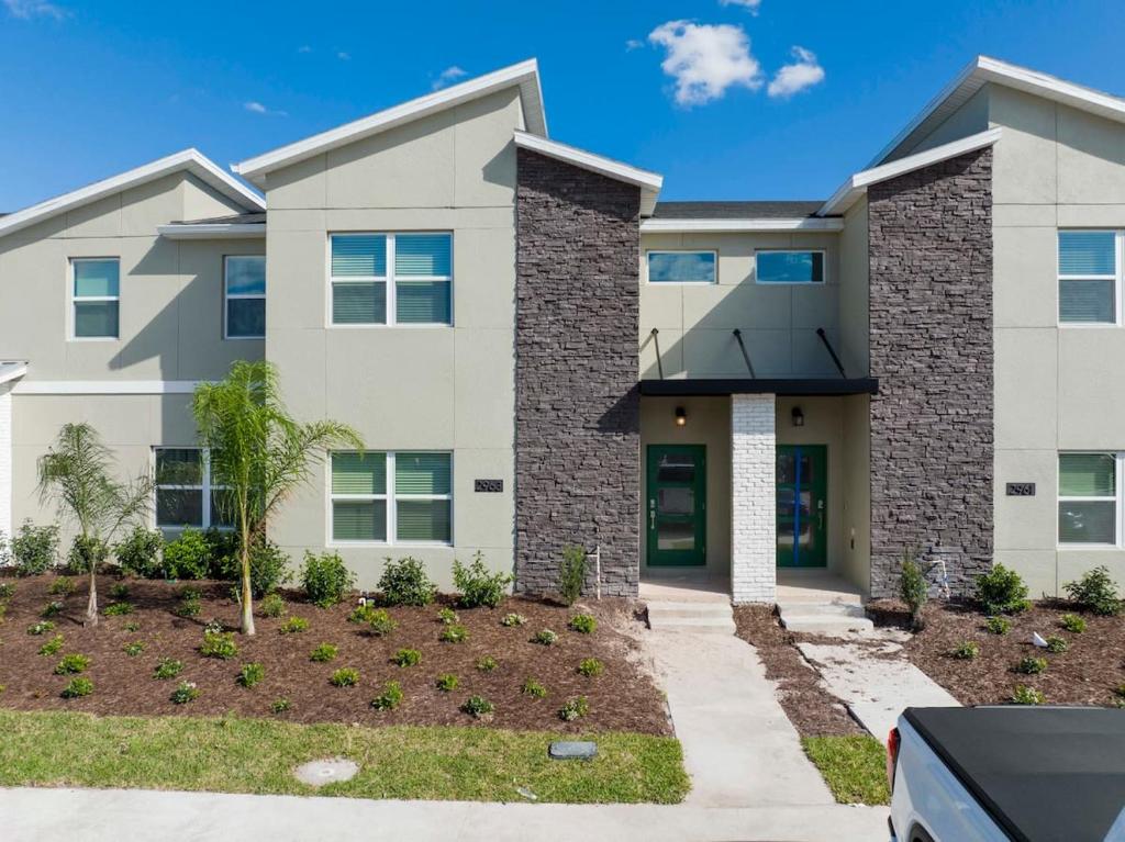 Gorgeous 4 Bd w/ Pool Close to Disney @ Storey Lake 2963 image